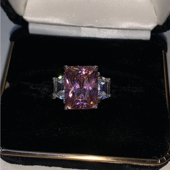 Elegant Pink Gemstone Ring .925 stamped - Picture 4 of 12